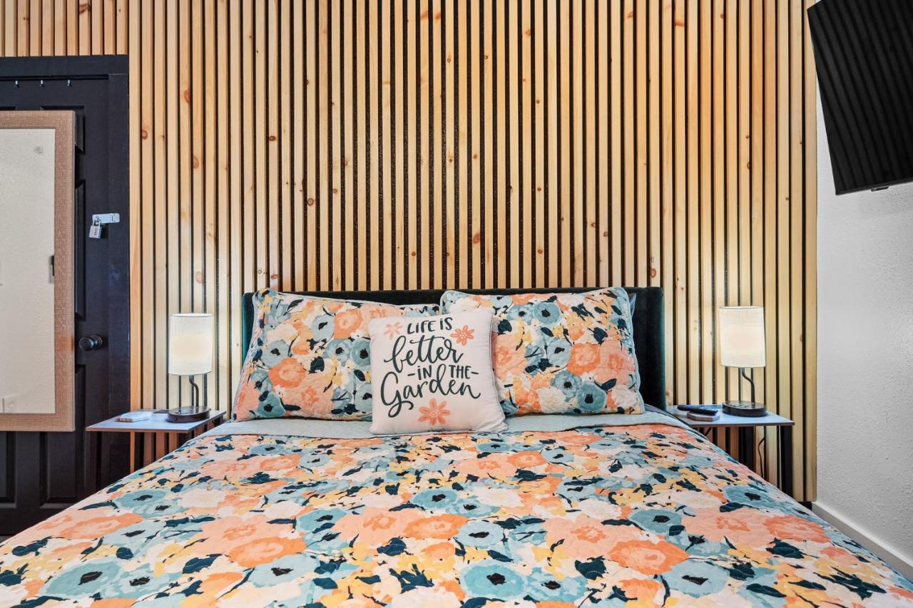 Orange Blossom Place-Walk To Shops Bars & Food تامبا المظهر الخارجي الصورة